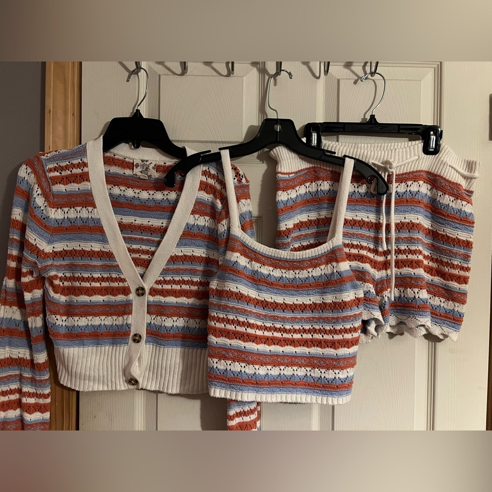 Hippie Rose 3 piece set, shorts, tank, cardigan, size medium